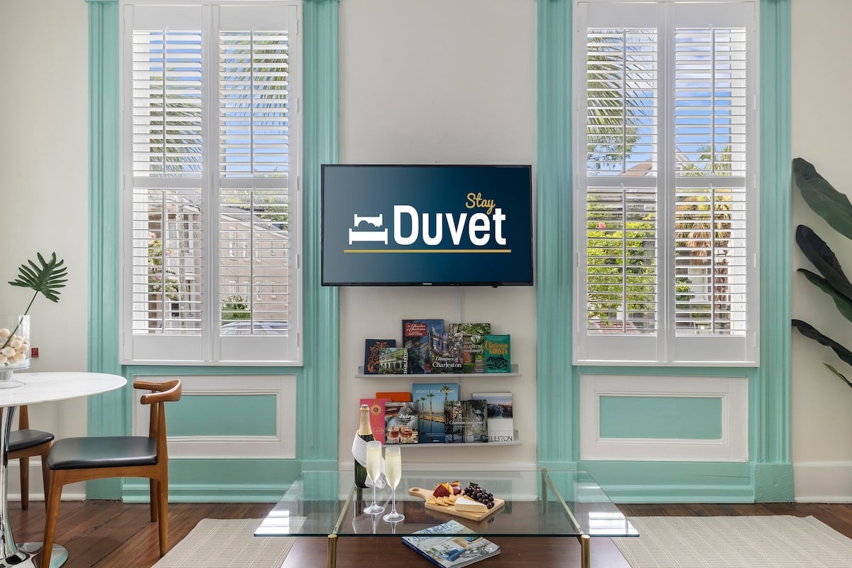 Mint-to-Be: Authentic Rhythm of Charleston Living image 9