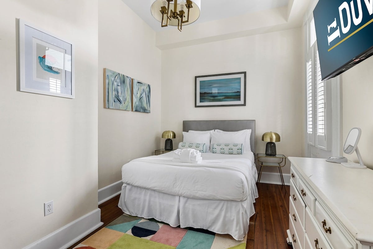 Mint-to-Be: Authentic Rhythm of Charleston Living image 23