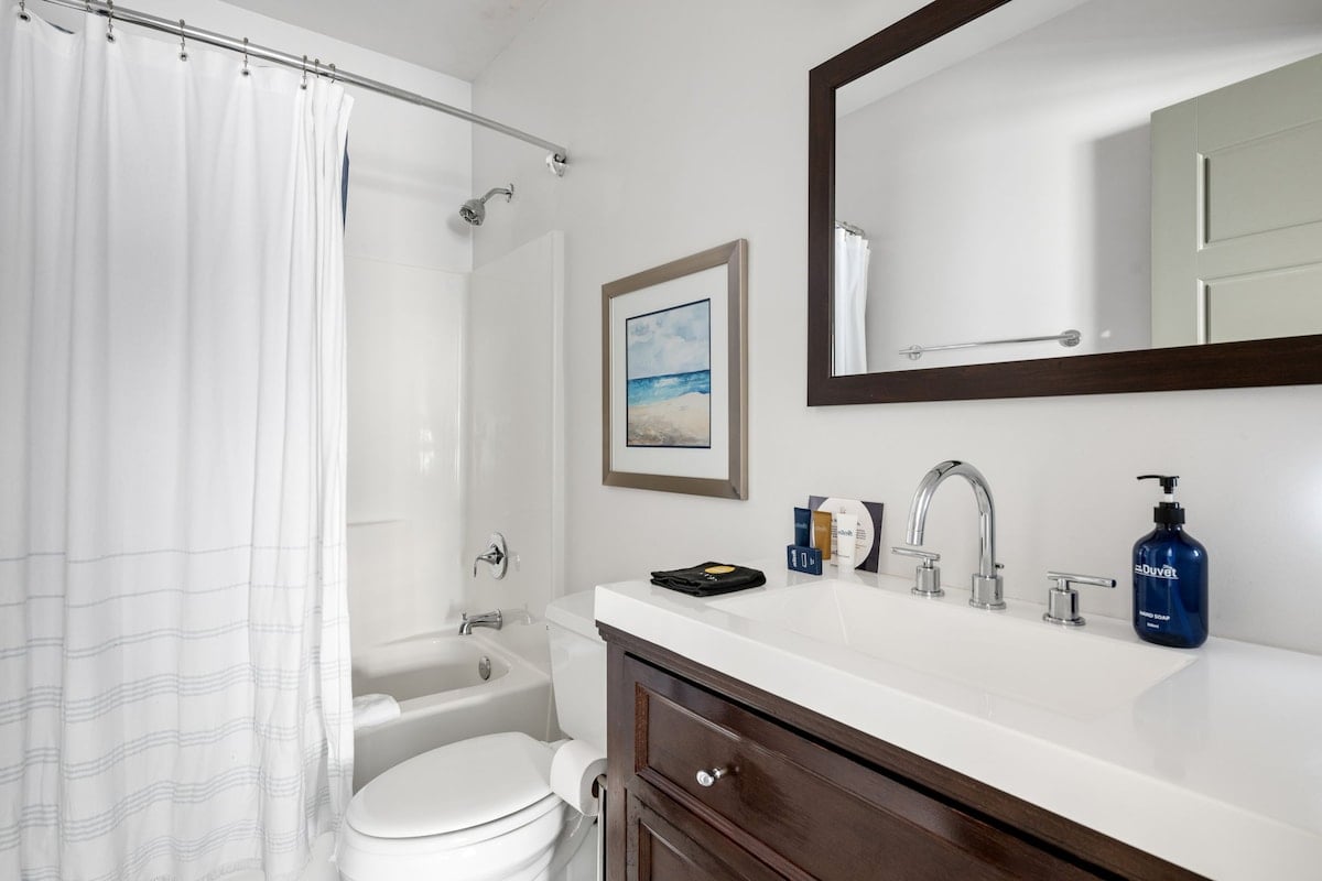 2nd Full Bathroom