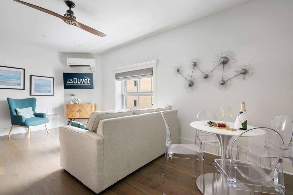 In the Heart of King Street | Folly Suite image 13