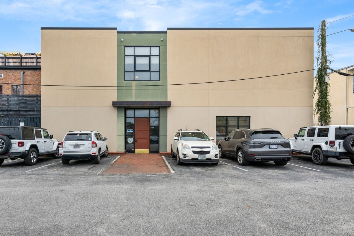 In the Heart of King Street | Folly Suite image 15