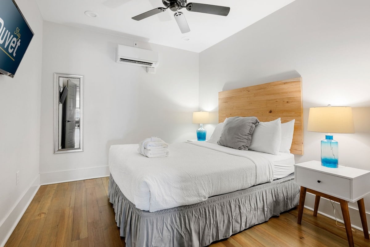 The Trio at 493 - 3 Suites - On King! image 13