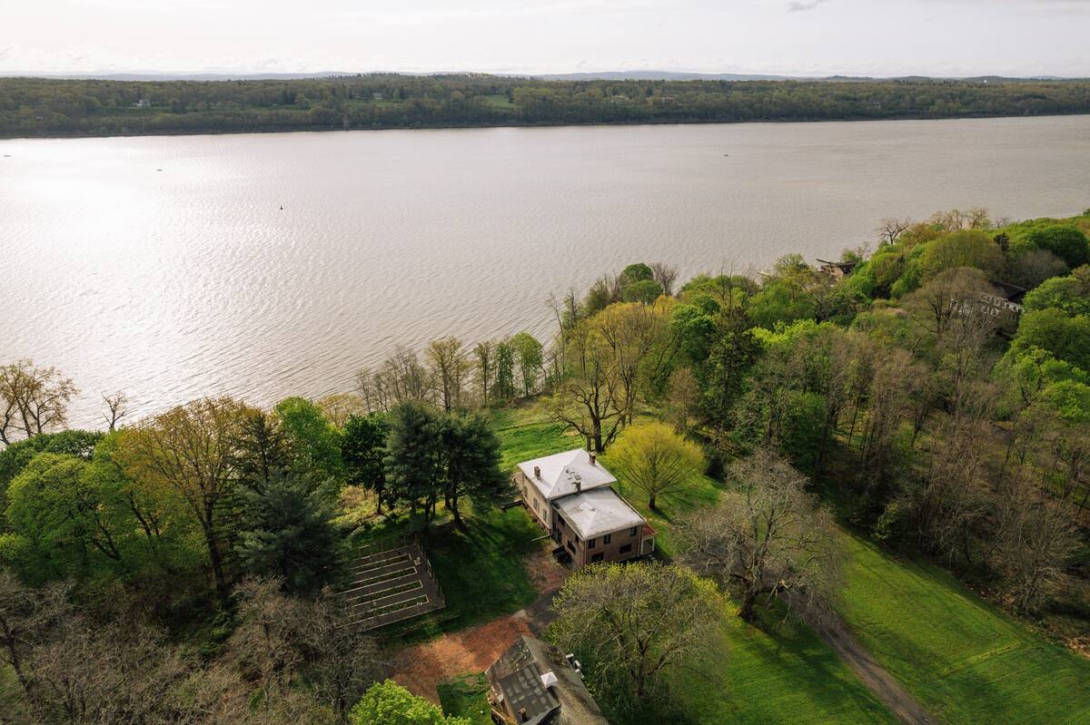 Residence image 2