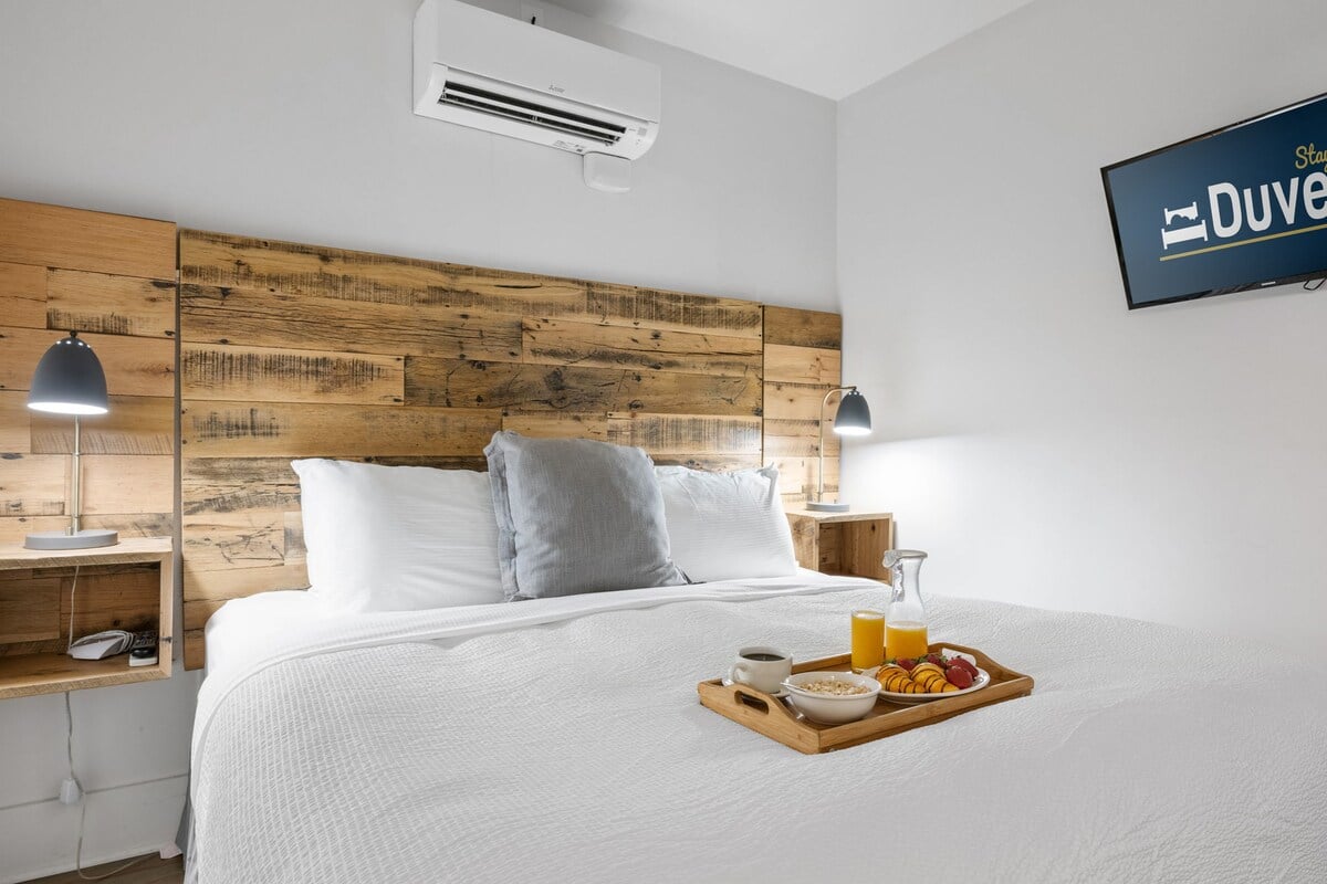 The Trifecta at 493 - 3 Suites - On King! image 29