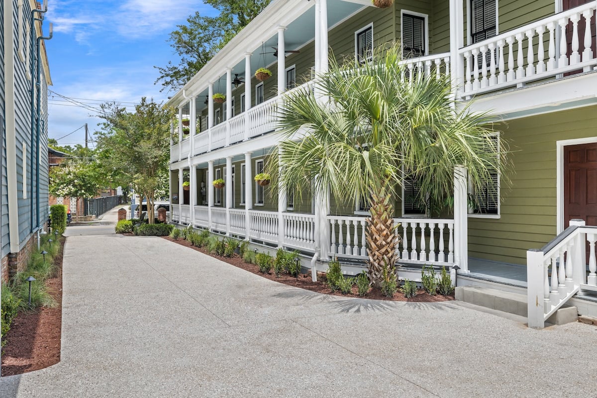 Largest Private Pool Downtown | Mint Julep image 53