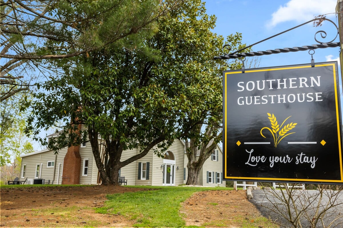 Southern Guesthouse is literally around the corner from Southern Granary and is perfect for wedding families, guests, bridal parties, and more.
