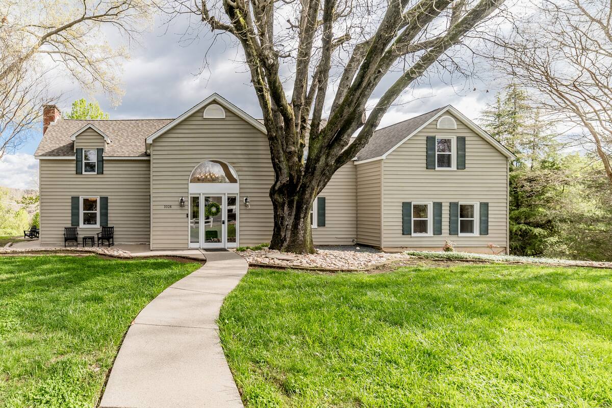 Discover family bliss in Altavista's heart in Altavista, VA