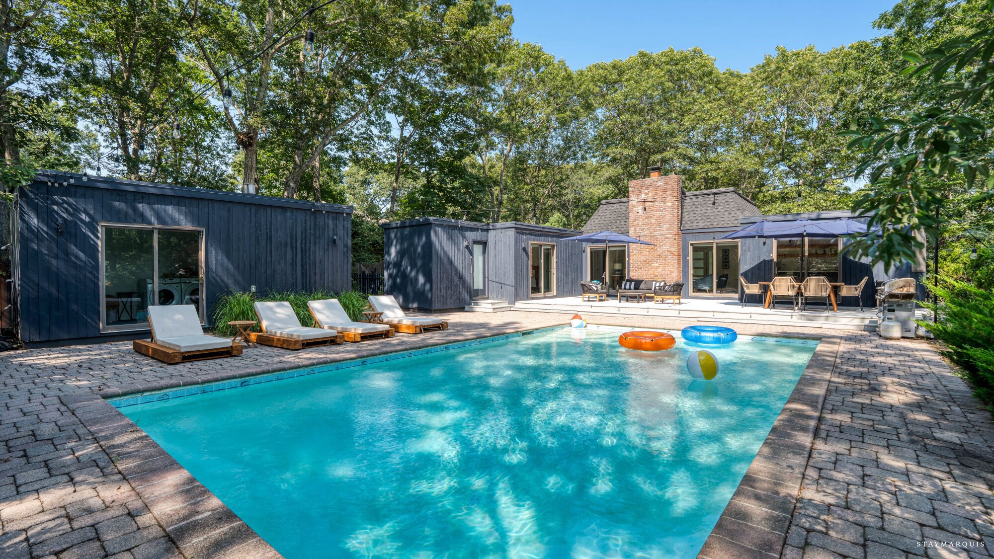 Where Southampton's golden light fills every room in Southampton, NY