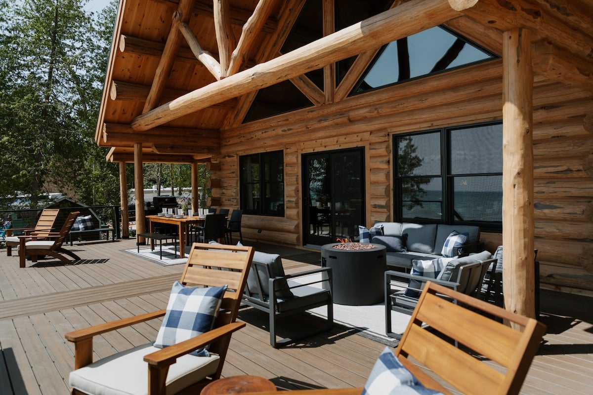 Grab your drink and sit in one of our 4 teak lounge chairs while taking in the sunrise or sunset