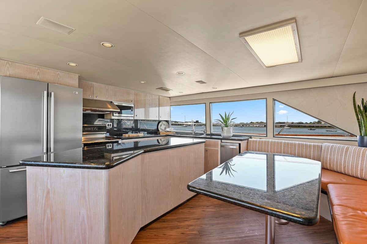 Fully Stocked Kitchen w/ Fully Stocked Fridge Upon Request