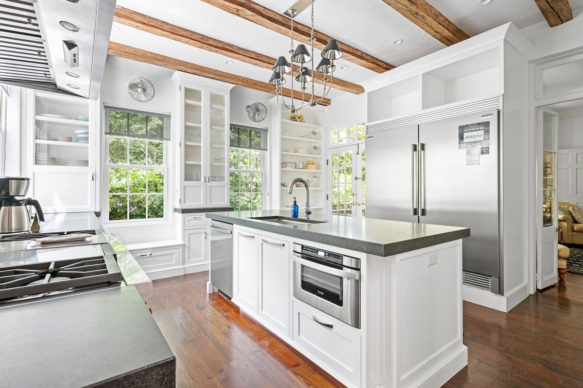 The Daniel Legare Suite In the Heart of Charlesto image 1