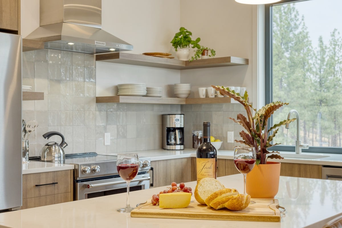 Modern kitchen with island seating and sleek finishes.