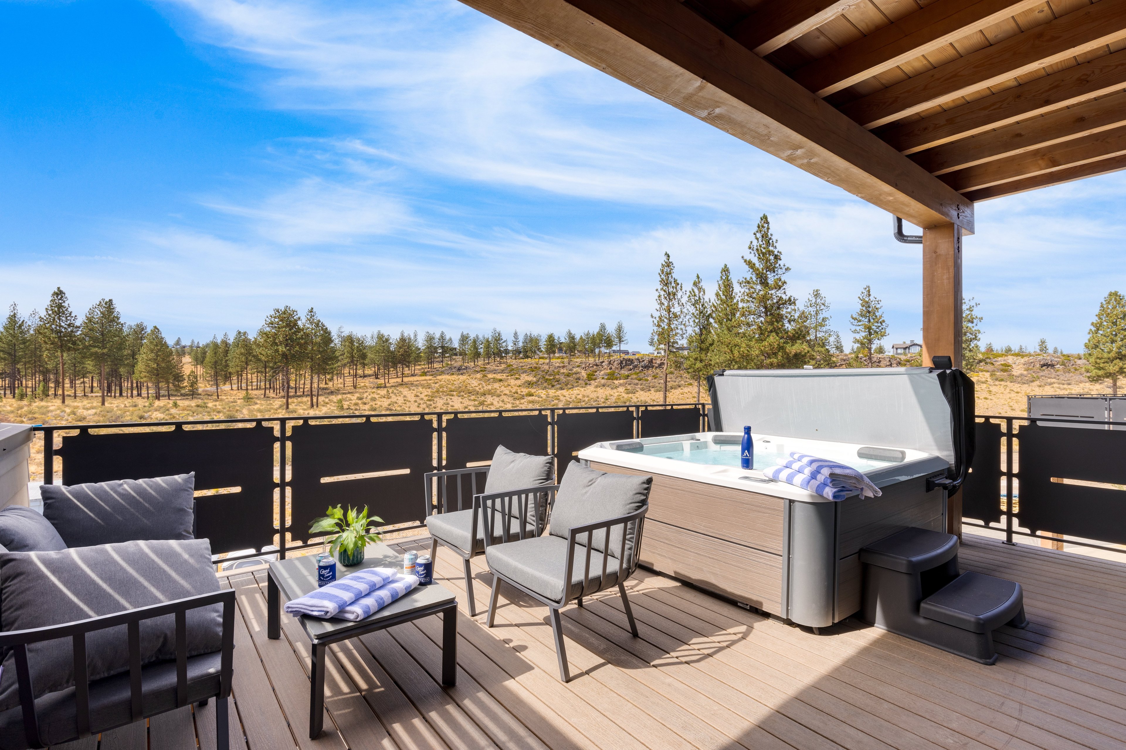 Savor Every Moment in a Modern Cascade Retreat in Bend, OR