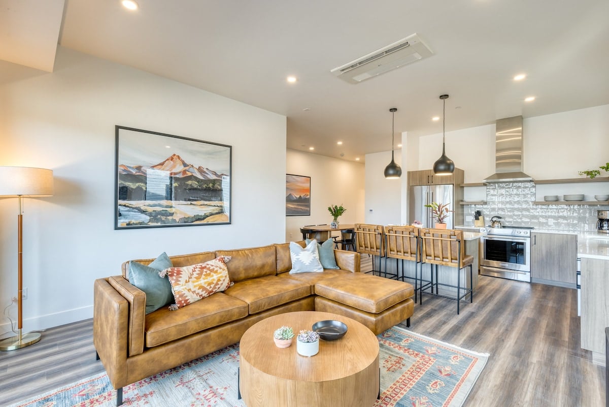Near Old Bend, Hot Tub | 2 Units - Family | Aerie image 19