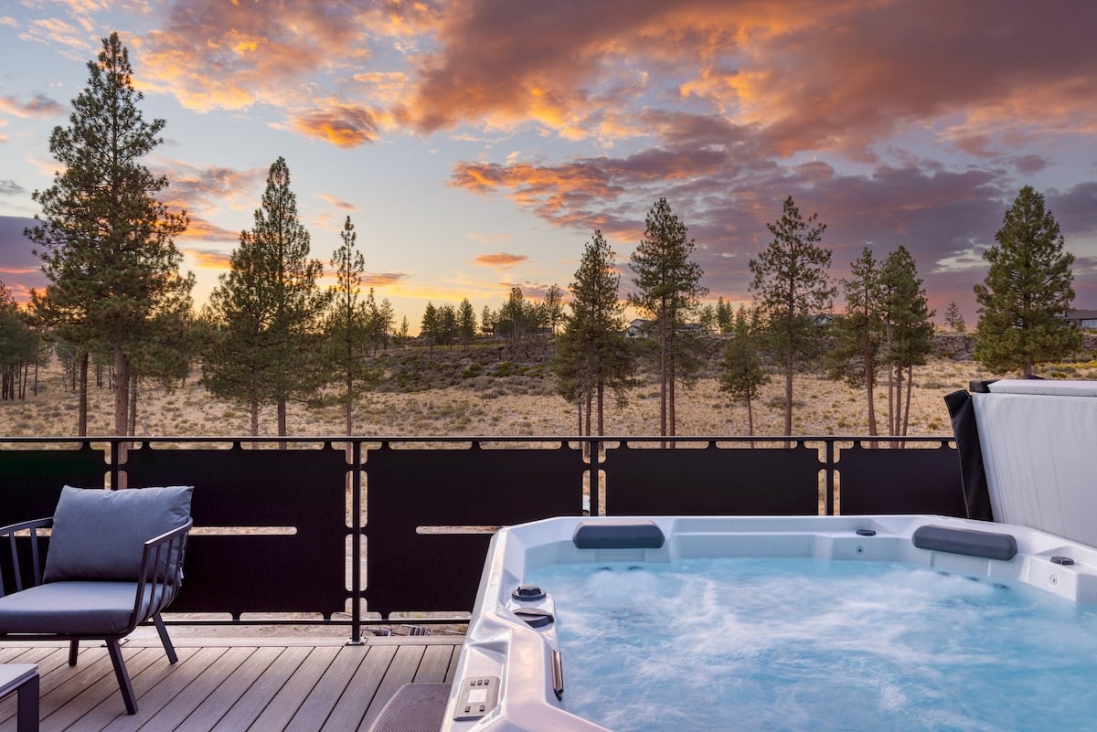 Aerie Modern 4 Unit Buyout | 4 Units, Hot Tub+View image 24