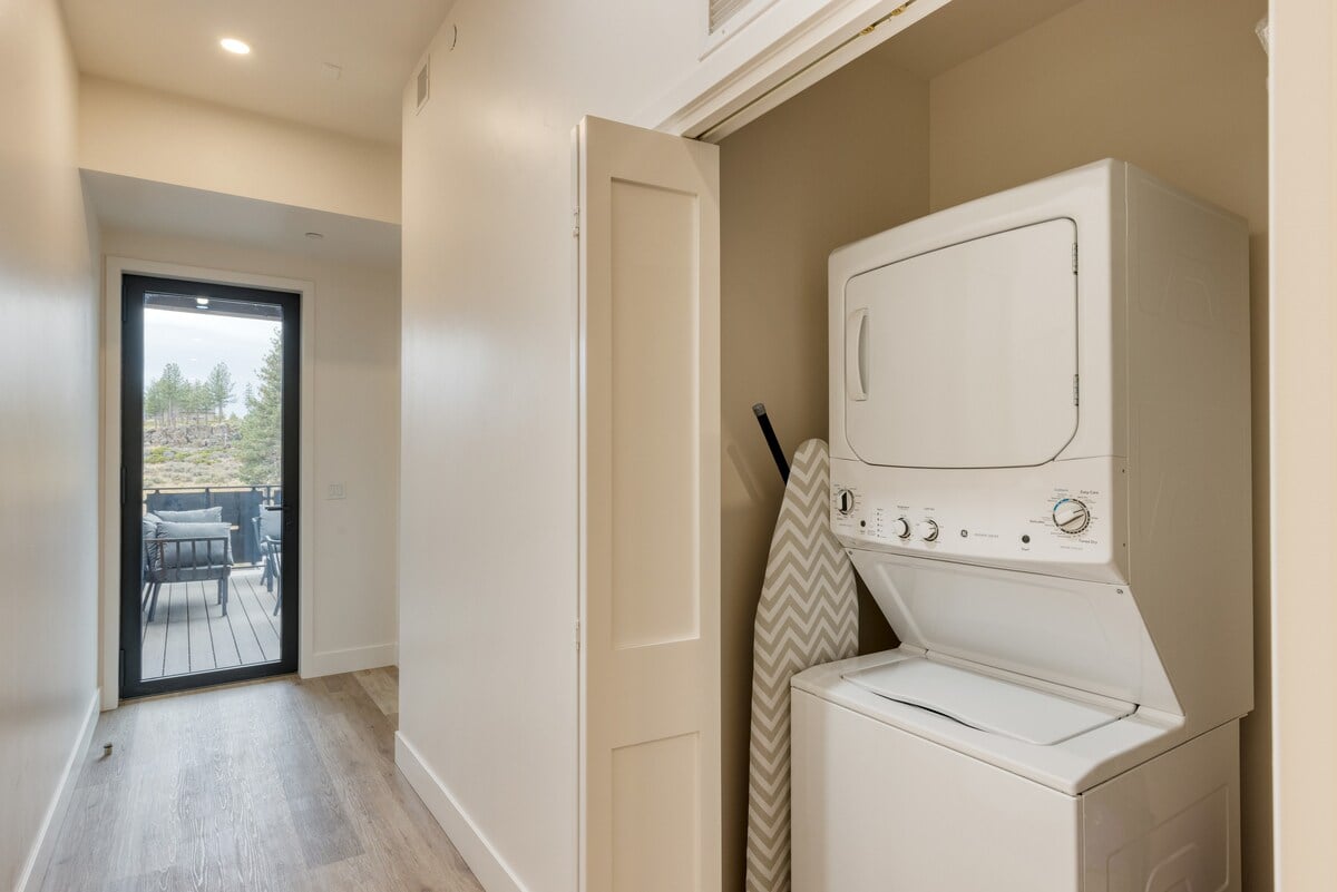 Aerie Modern 4 Unit Buyout | 4 Units, Hot Tub+View image 33