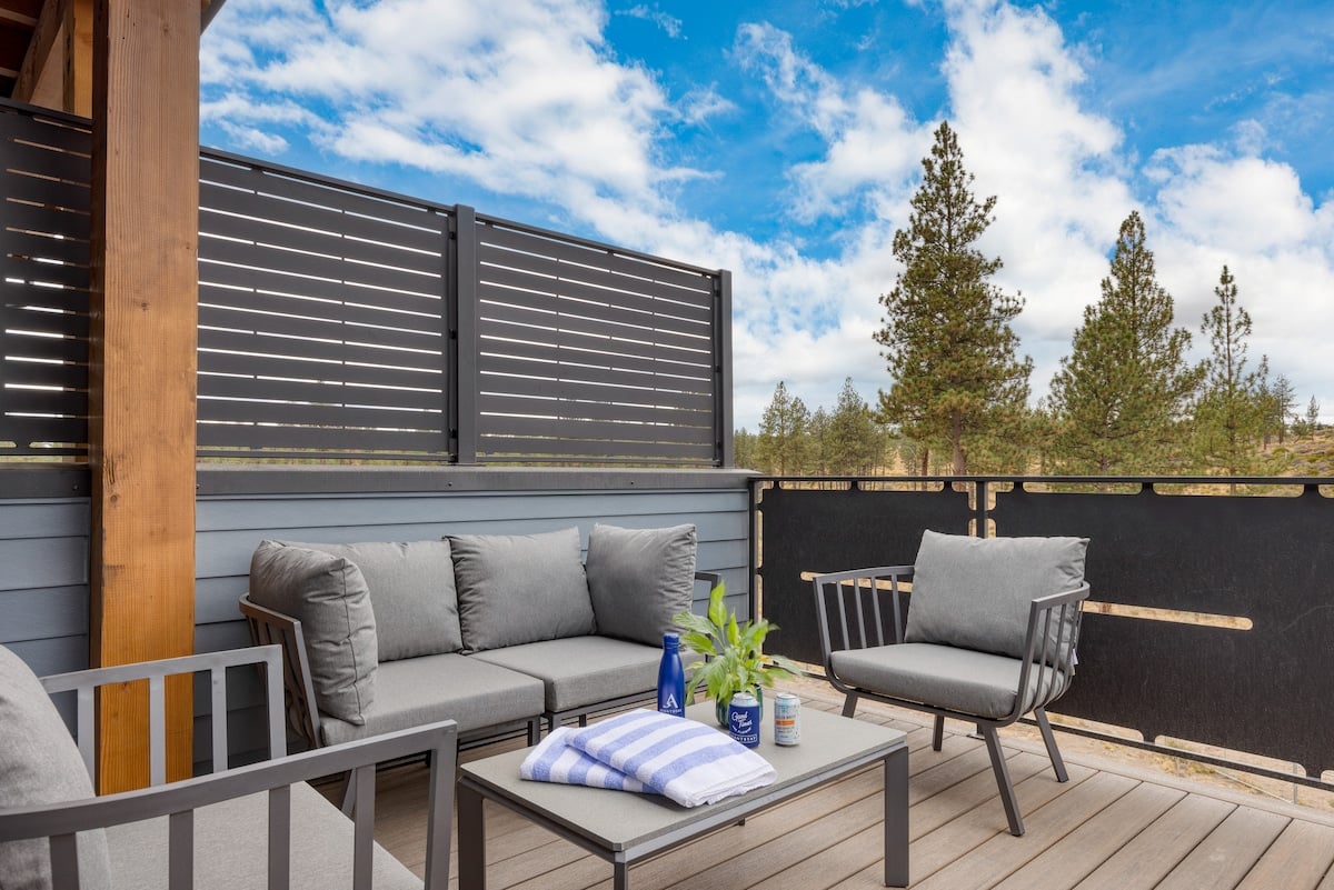 Aerie Luxe 4 Unit Buyout | 10BDR Near DT, Hot Tub image 38