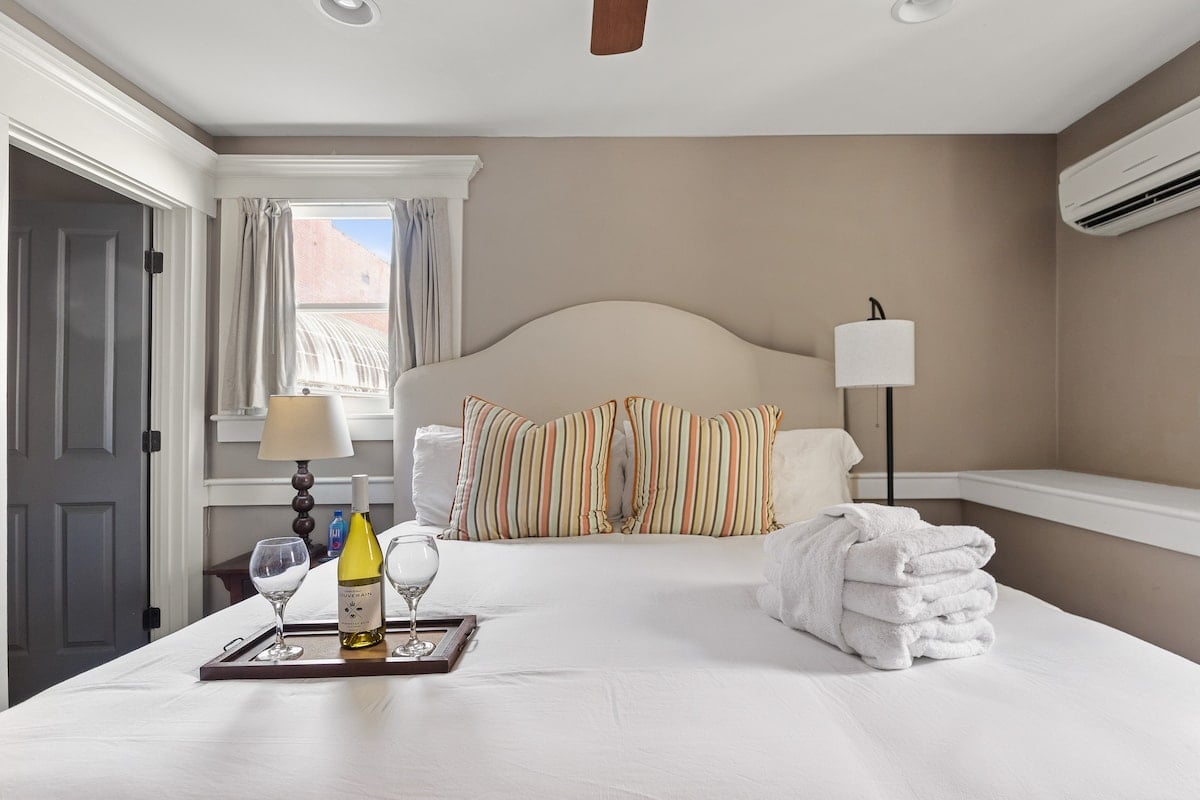 The Marquee On King & and  Historic Market! image 17
