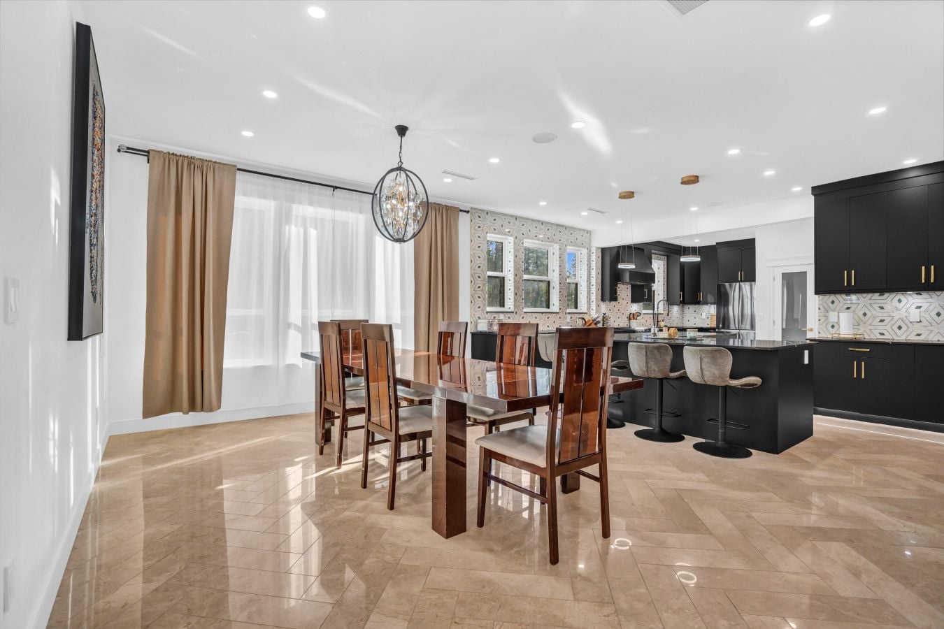 Residence image 3