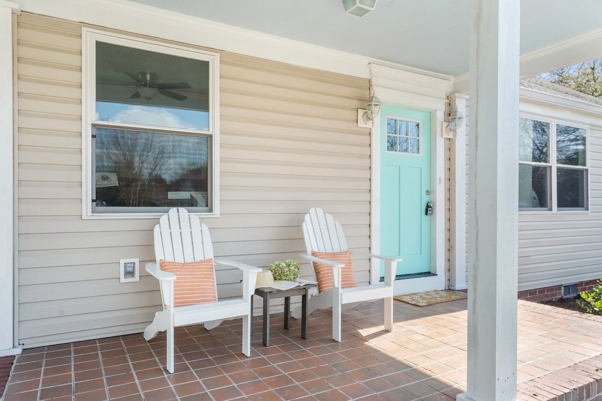 Front porch seating for 2