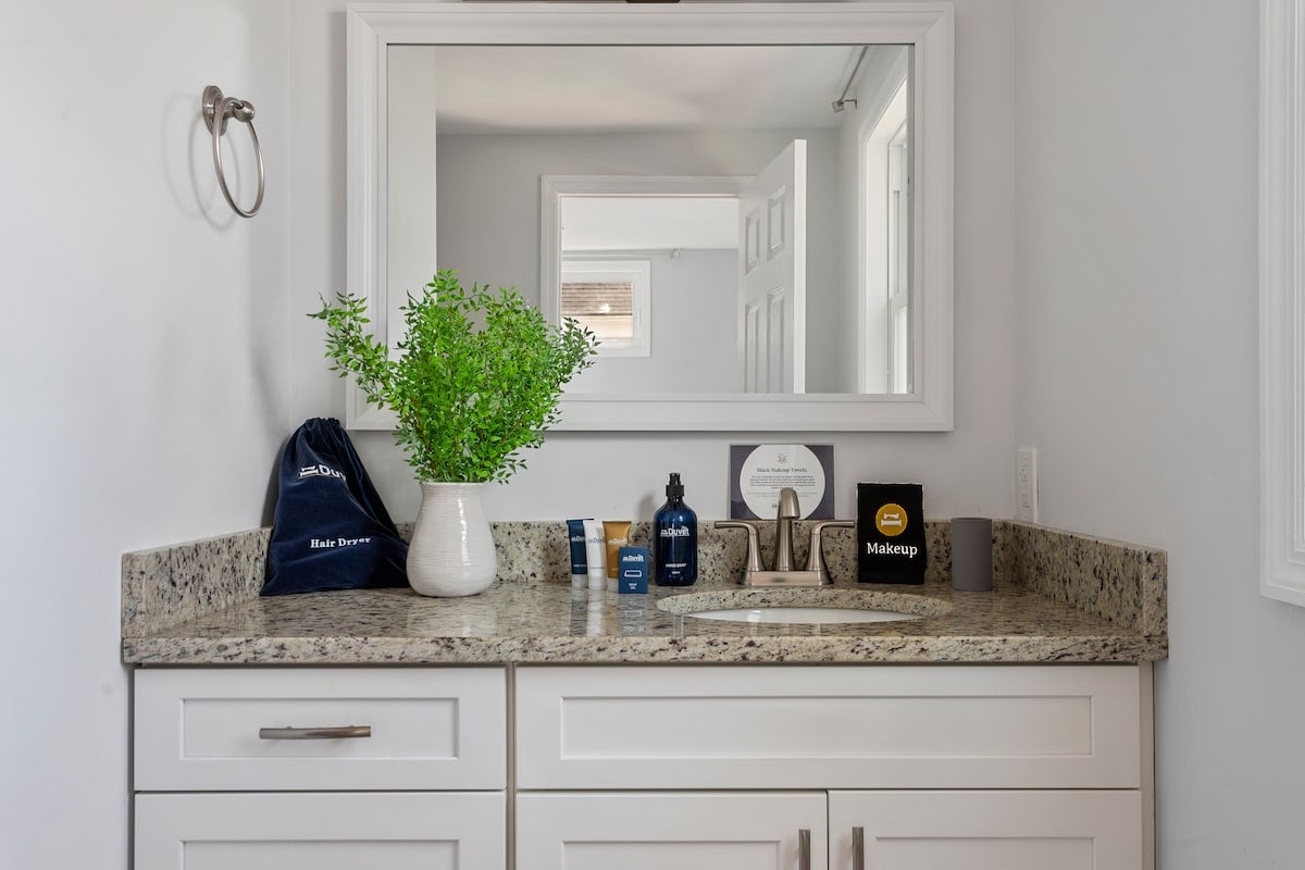 Ensuite Bathroom for King Bedroom