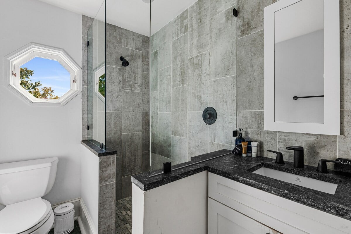 The Spritz by StayDuvet | Prime Location image 35