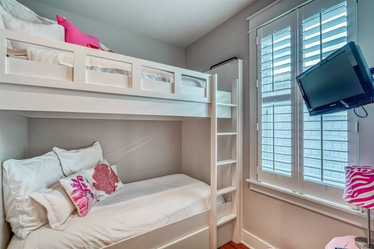 Residence image 3