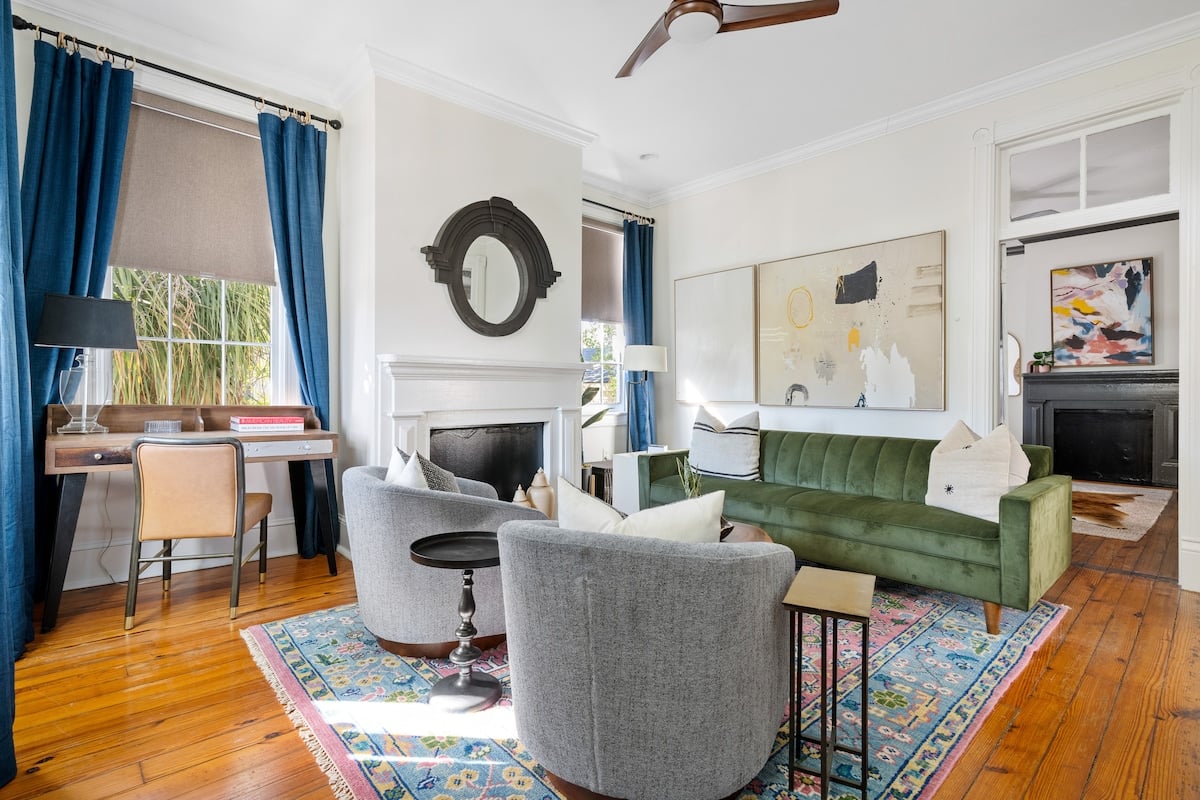Enjoy Modern Amenities Amidst Classic Decor in Charleston, SC