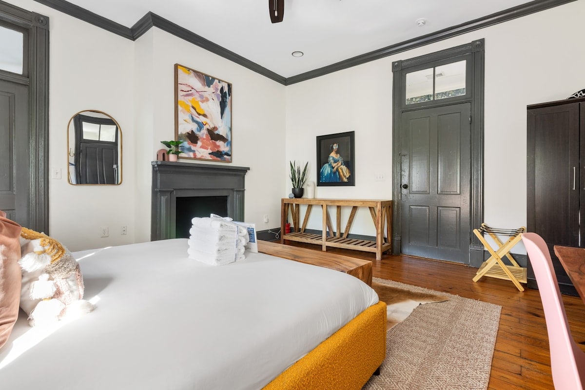 4 Blocks from King! | Maison de Jasmine Suite B image 28