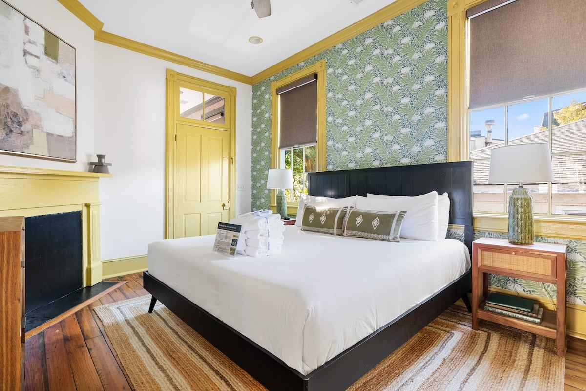 4 Blocks from King! | Maison de Jasmine Suite B image 32