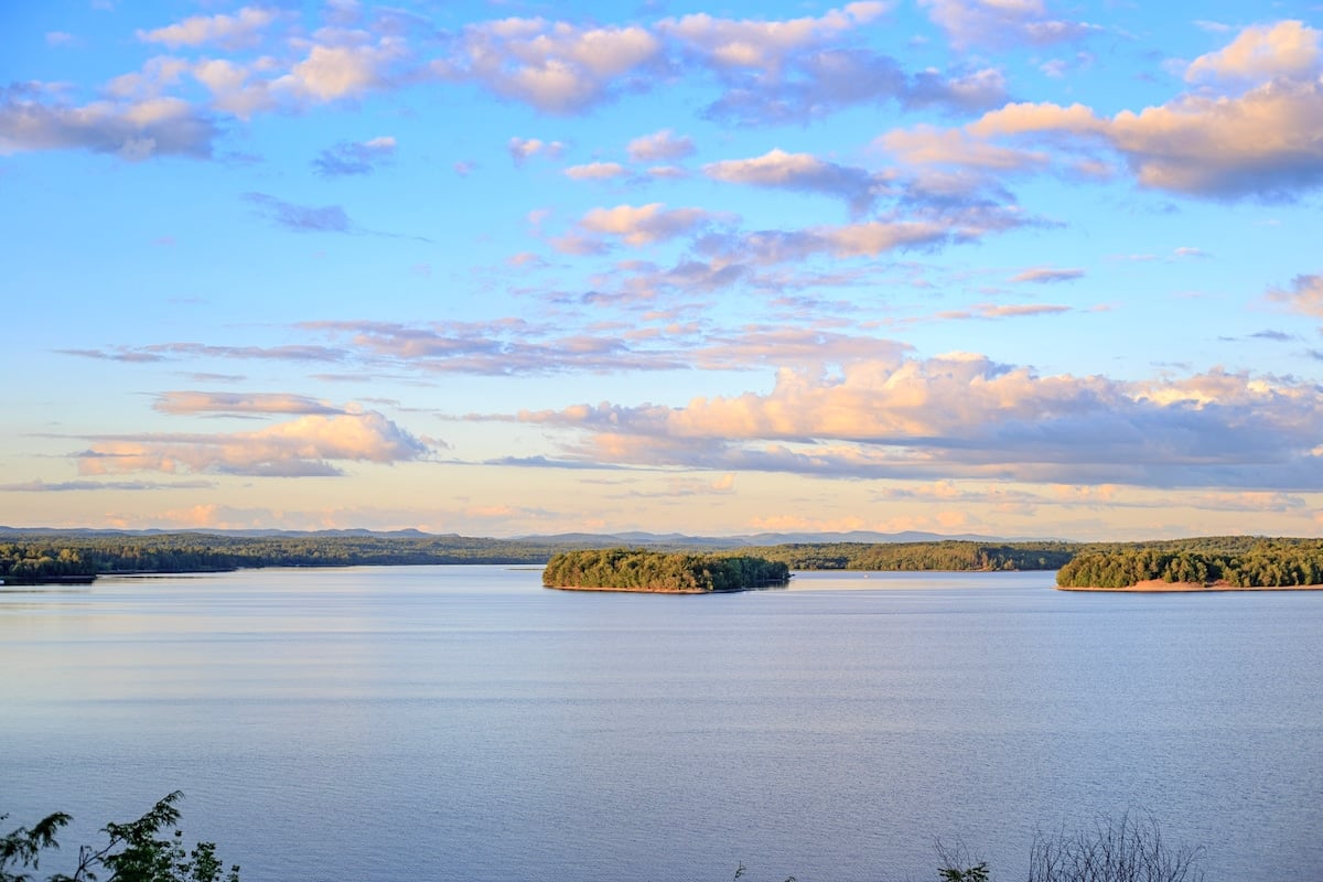 A mountain villa designed for stillness, built for every season in Remsen, NY