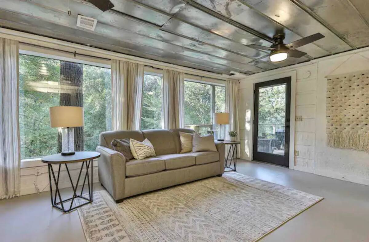 Residence image 3