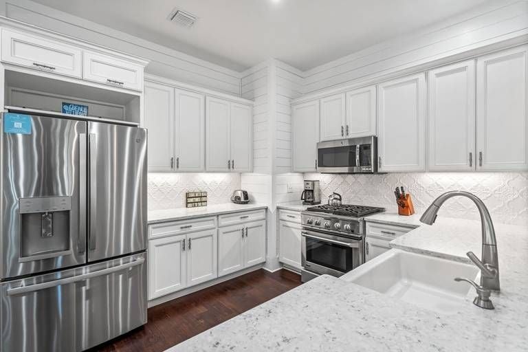 Residence image 3