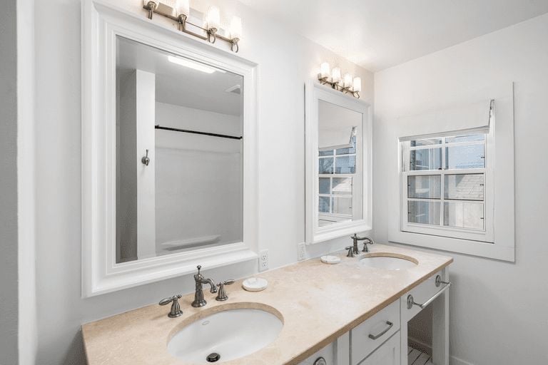 Residence image 3