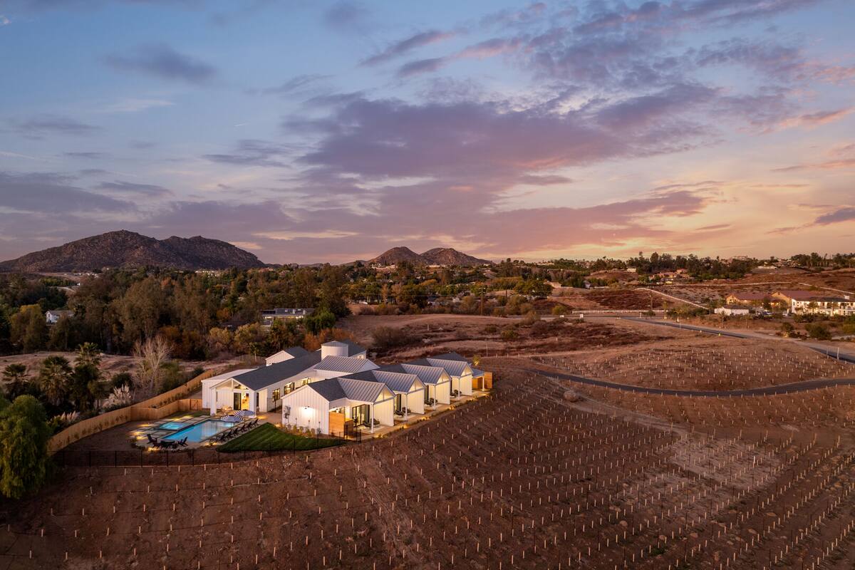 A sun-soaked compound in the heart of wine country