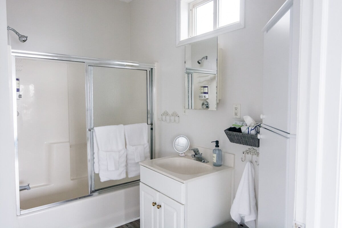 Bathroom #2 includes tub/shower surround