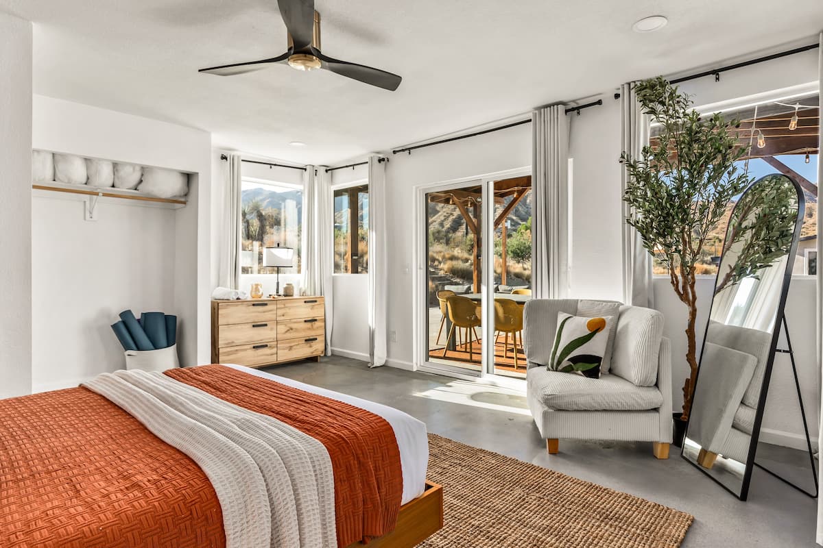 Hotel California ~ Pool,Spa,Views,Destination