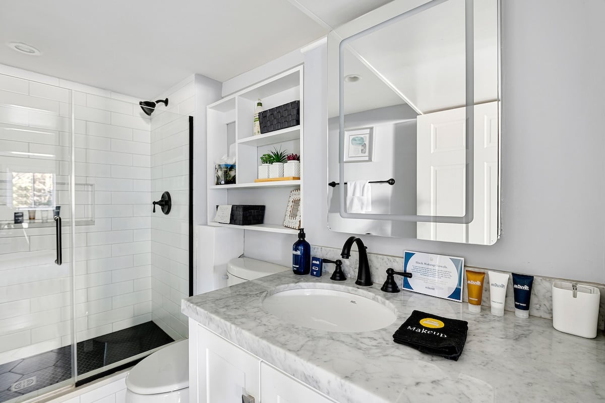 Full Bathroom