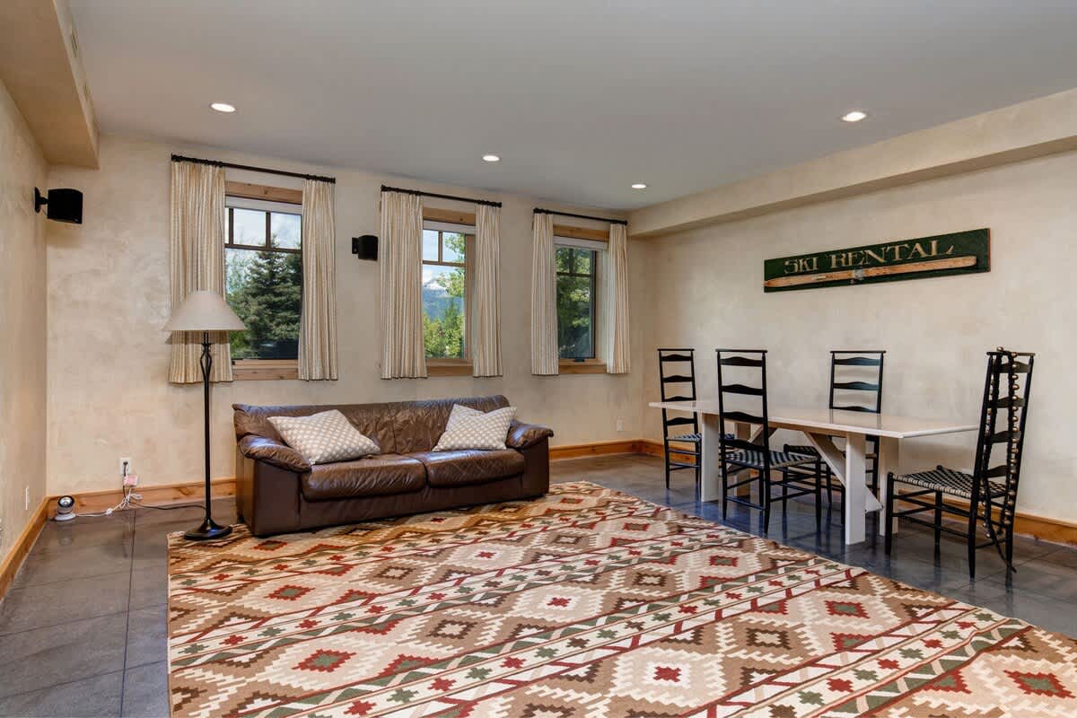 Residence image 3