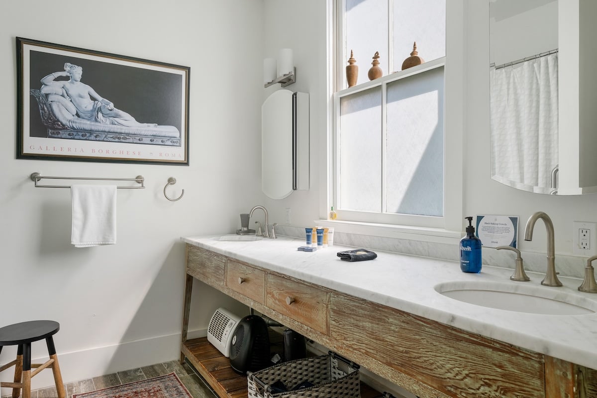 Radiant Retreat | A Cozy Haven with Eclectic Char image 28