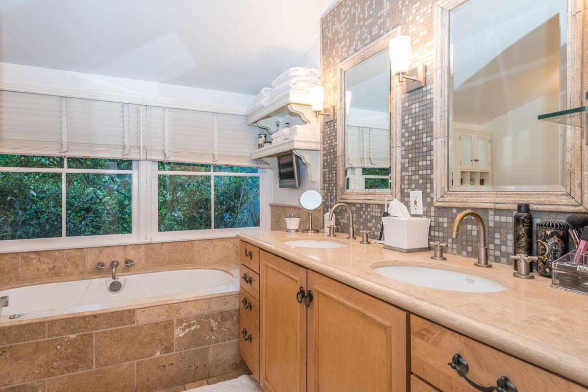 Residence image 6