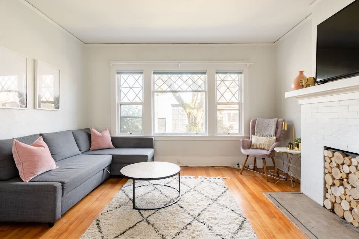 An urban retreat in Portland's vibrant Buckman District in Portland, OR