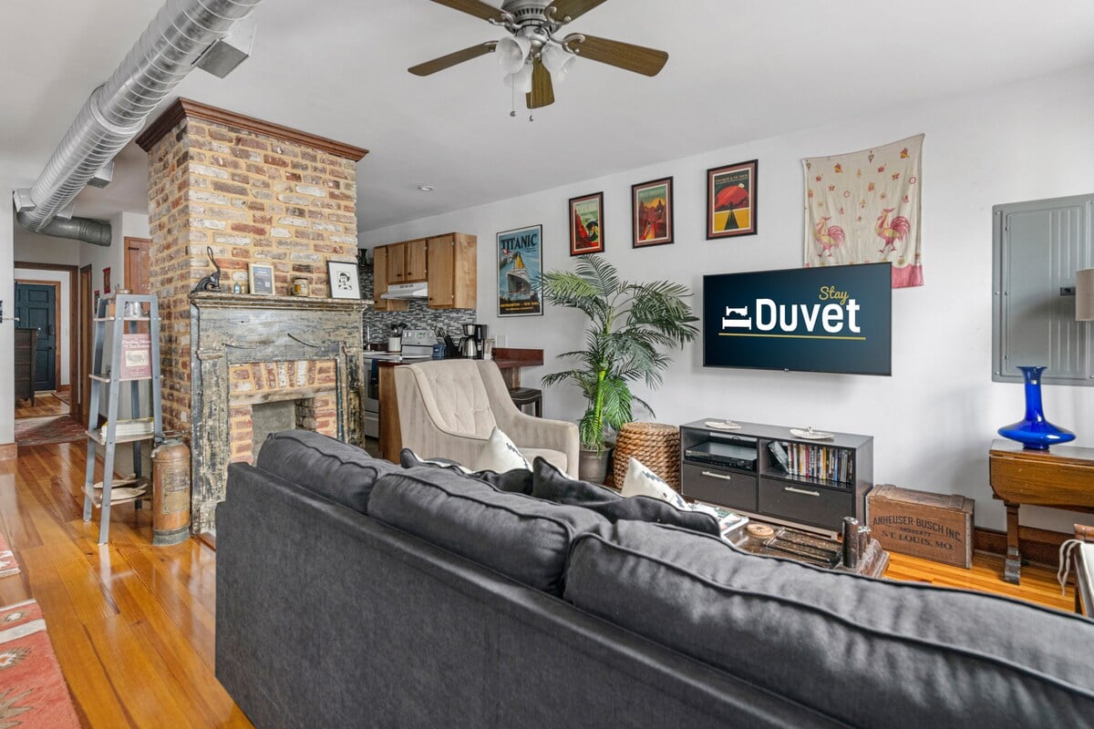 Eclectic Spring Street Getaway at Casa Verde image 9