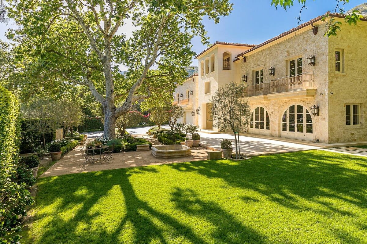 Residence image 3