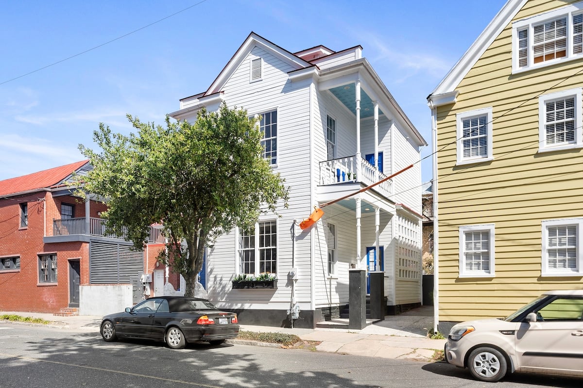 Hibiscus House: Embrace Comfort and Convenience! image 6