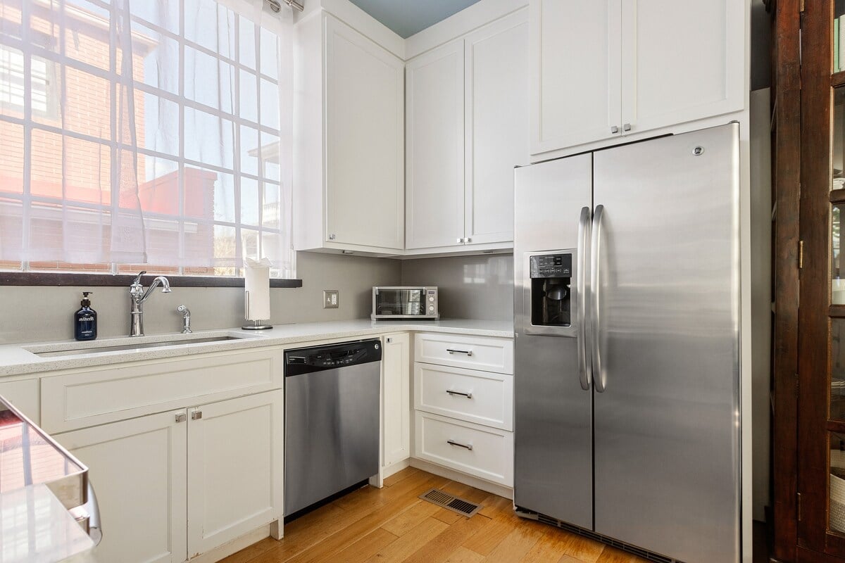 Hibiscus House: Embrace Comfort and Convenience! image 13