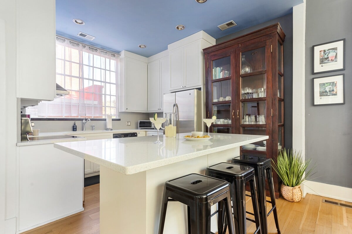 Hibiscus House: Embrace Comfort and Convenience! image 16