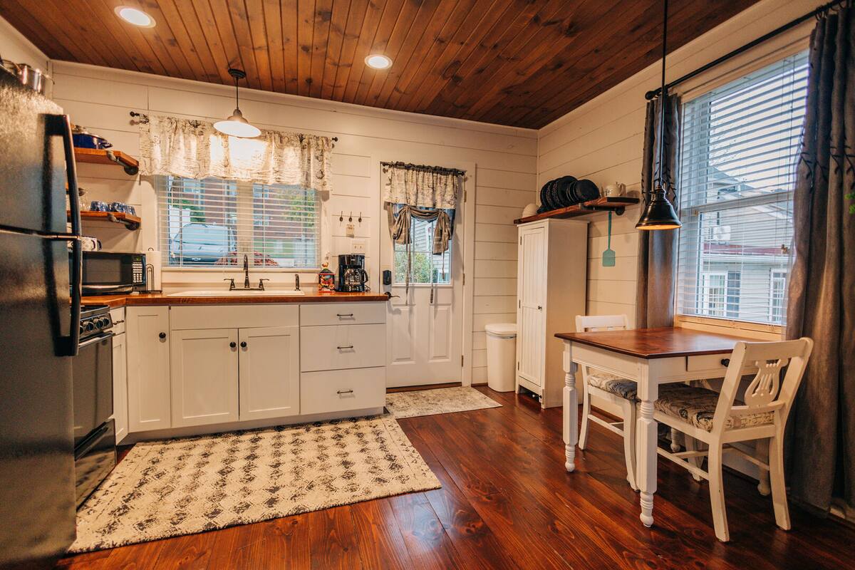 This cottage is equipped with everything to make you feel right at home!