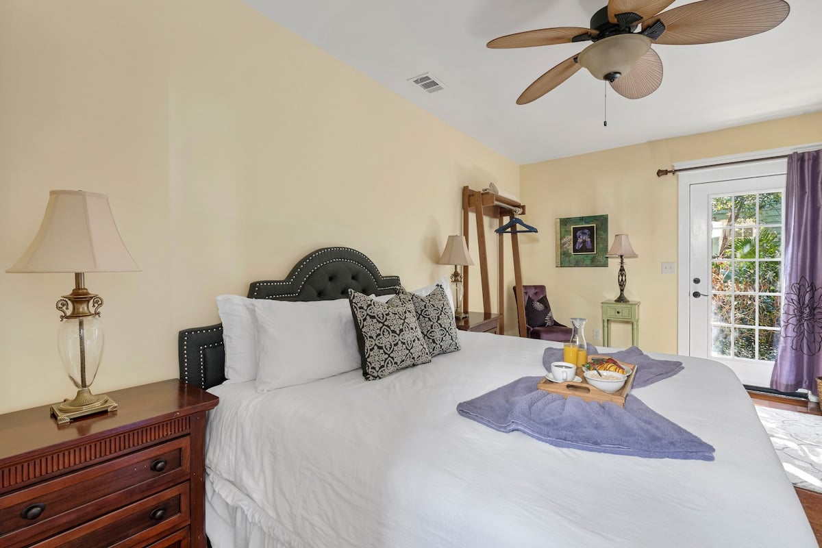 Primary Bedroom w/ King Bed and Ensuite Bathroom
