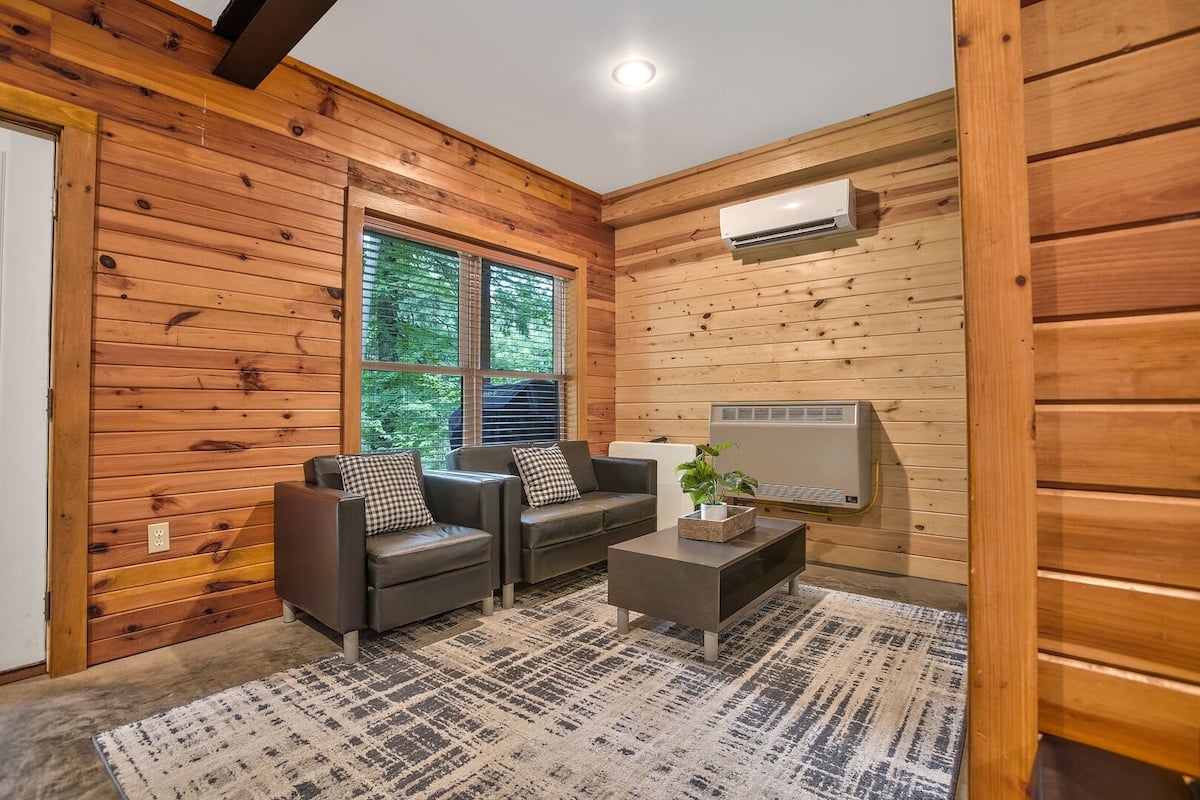 This cozy nook is perfect for additional seating, or alone time during your vacation!
